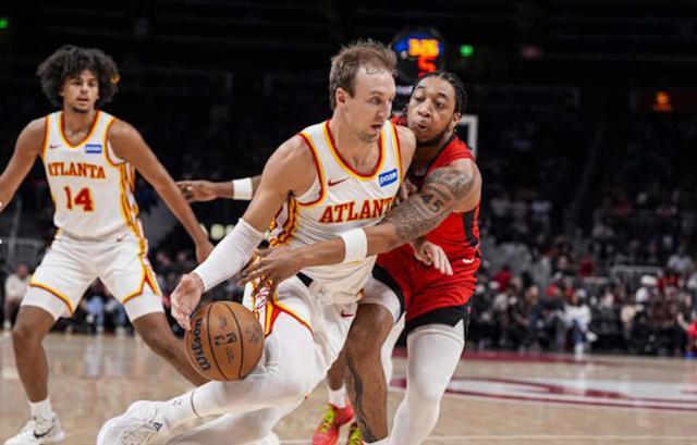 开云官方下载-湖人以微小代价换来肯纳德 这位三分王在詹东里身边有何种发挥？